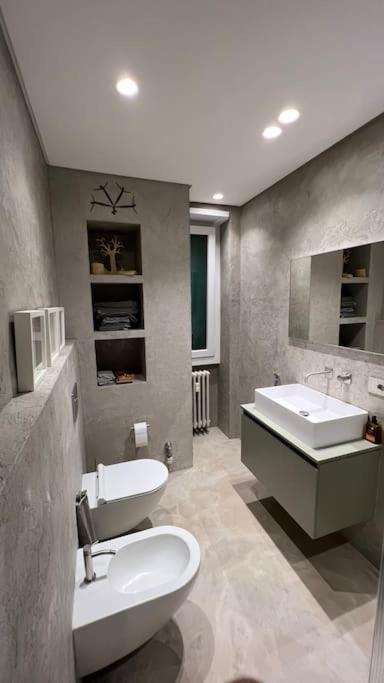 Duca Dei Navigli - Luxury Apartment In Милан Экстерьер фото