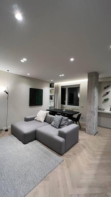 Duca Dei Navigli - Luxury Apartment In Милан Экстерьер фото